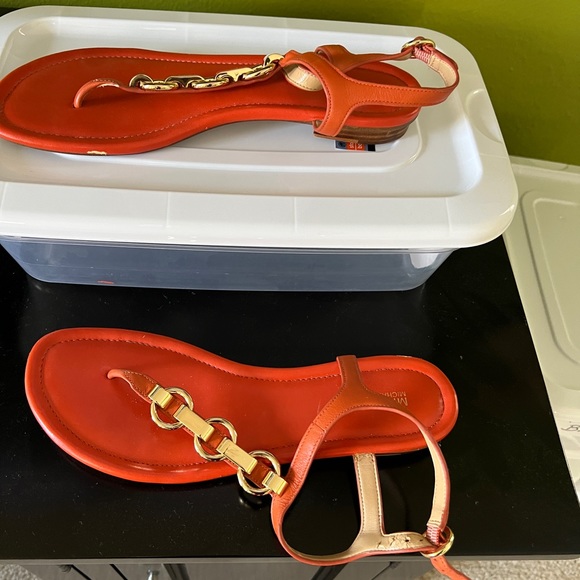 Shoes - Picture 3 of 8